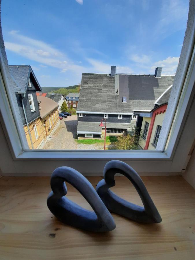 Apartments Und Bistro Zum Glasmacher Gehlberg Exterior photo